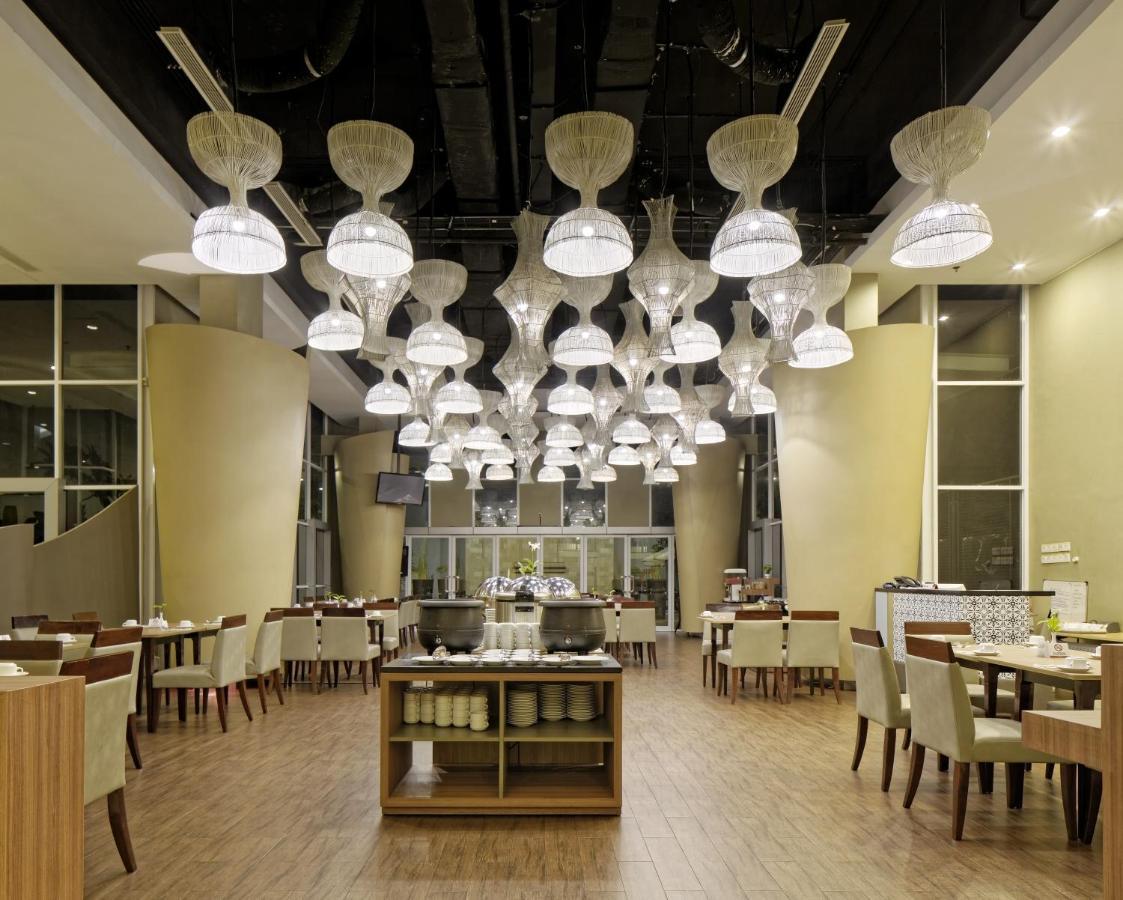 Howard Johnson By Wyndham Pekalongan Dış mekan fotoğraf